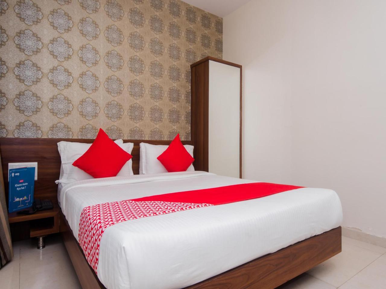 Hotel Park Inn Vasai Buitenkant foto
