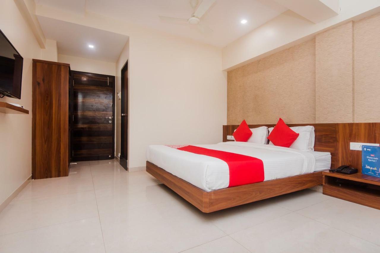 Hotel Park Inn Vasai Buitenkant foto