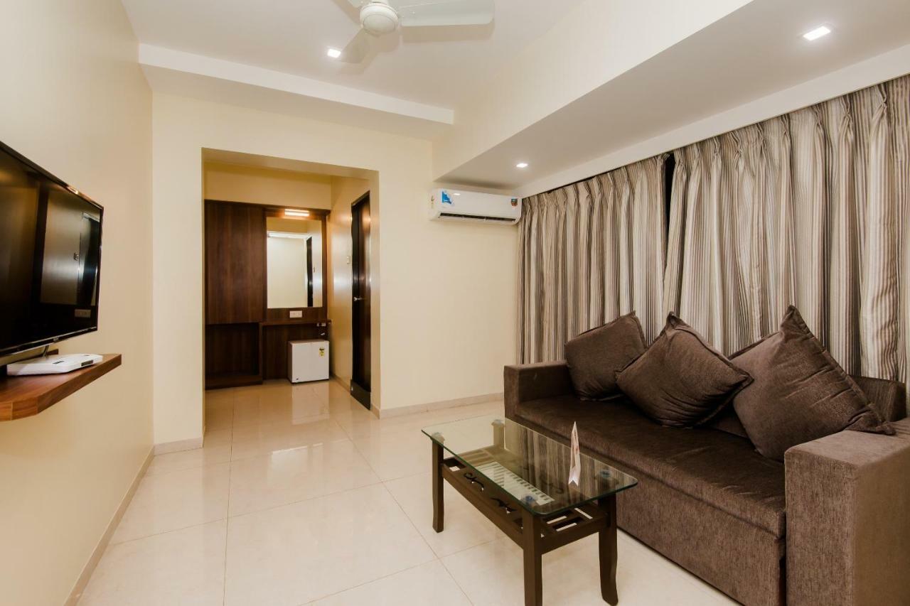 Hotel Park Inn Vasai Buitenkant foto
